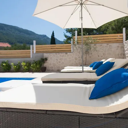 Villa Pitve Villa *